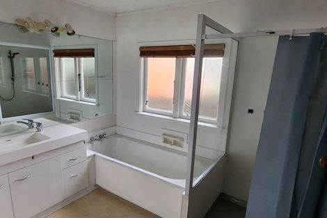Photo of property in 90 Cuffs Road, Wainoni, Christchurch, 8061