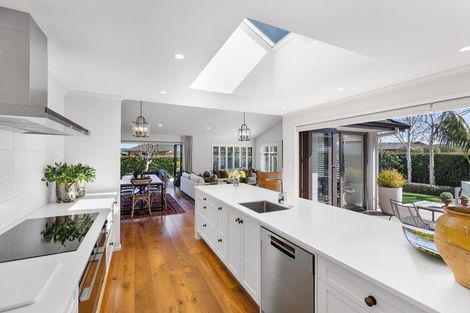 Photo of property in 1 Tupare Place, Highlands Park, New Plymouth, 4312