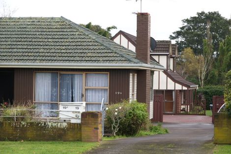 Photo of property in 17 Landon Avenue, Mangere East, Auckland, 2024