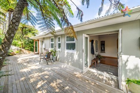 Photo of property in 46 Maungaraki Road, Korokoro, Lower Hutt, 5012