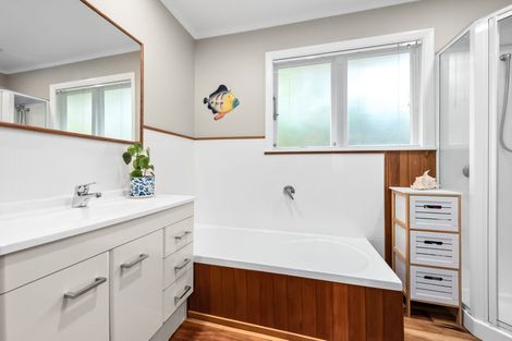 Photo of property in 19 Fincham Road, Raumati Beach, Paraparaumu, 5032