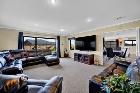 Photo of property in 12 Nikau Place, Hawera, 4610