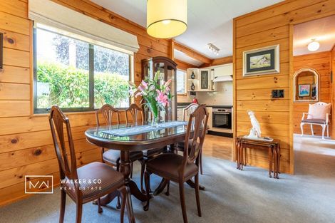 Photo of property in 1 Bathurst Street, Silverstream, Upper Hutt, 5019