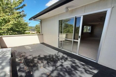Photo of property in 25 Hartford Crescent, Totara Park, Upper Hutt, 5018