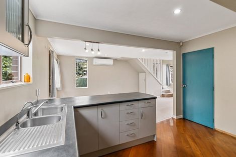 Photo of property in 4/90 Lynwood Road, New Lynn, Auckland, 0600