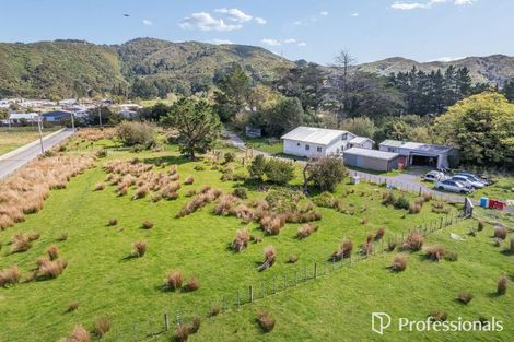 Photo of property in 120 Upper Fitzherbert Road, Wainuiomata, 5373