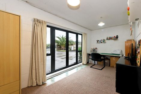 Photo of property in 218 Glengarry Road, Glen Eden, Auckland, 0602