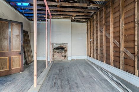 Photo of property in 1 Phillips Street, Kensington, Dunedin, 9011