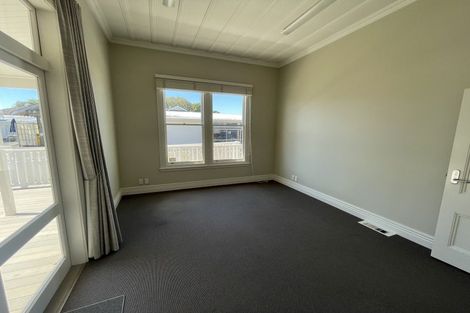 Photo of property in 212 Lake Road, Northcote, Auckland, 0627