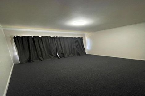 Photo of property in 2/37 Clevedon Road, Papakura, 2110