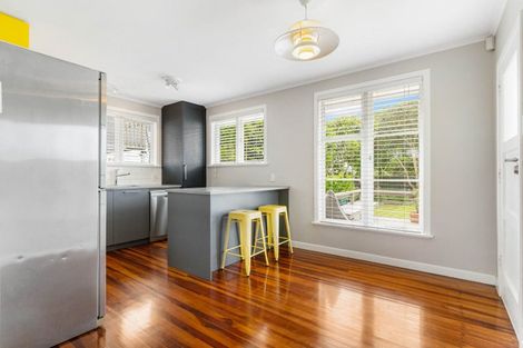 Photo of property in 99 Taikata Road, Te Atatu Peninsula, Auckland, 0610