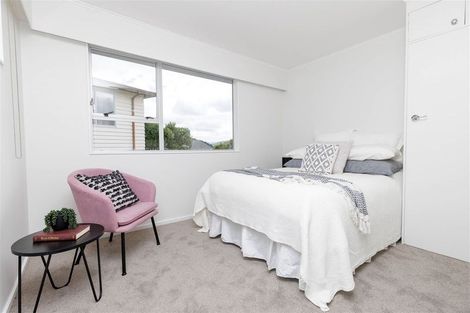 Photo of property in 34 Glanmire Road, Newlands, Wellington, 6037