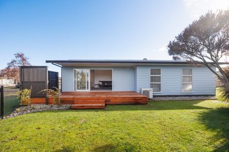 Photo of property in 9 Pinedale Parade, Milson, Palmerston North, 4414