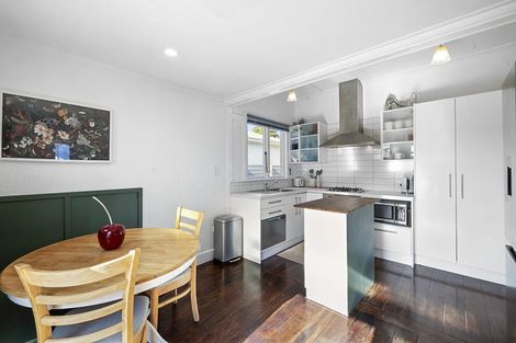 Photo of property in 15b Atiawa Street, Glen Avon, New Plymouth, 4312