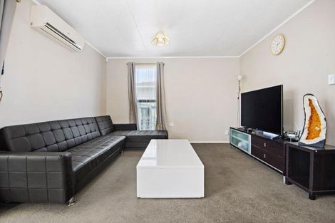 Photo of property in 32 Clendon Avenue, Papatoetoe, Auckland, 2025