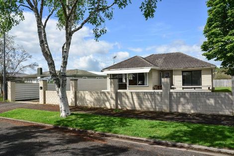 Photo of property in 42 Montgomery Crescent, Bader, Hamilton, 3206