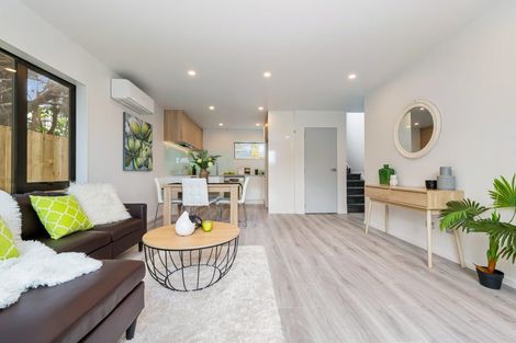 Photo of property in 13d Renata Crescent, Te Atatu Peninsula, Auckland, 0610