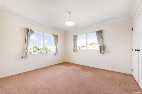 Photo of property in 8 Belleaire Court, West Harbour, Auckland, 0618