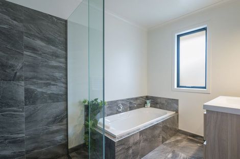 Photo of property in 8 Huntaway Close, Stoke, Nelson, 7011