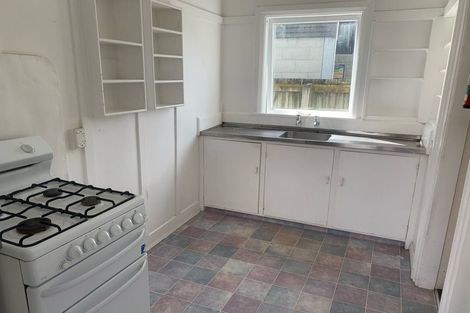 Photo of property in 33 Constable Street, Newtown, Wellington, 6021