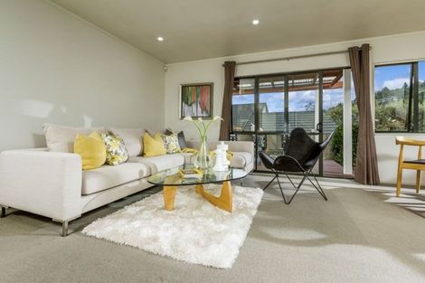 Photo of property in 1/112 Seaview Road, Glenfield, Auckland, 0629