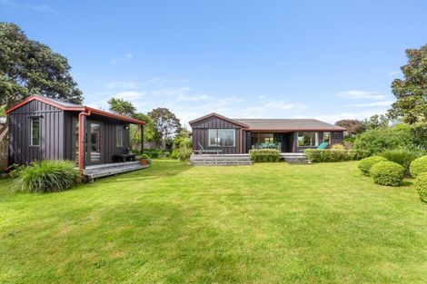 Photo of property in 7 Dodds Crescent, Otaki Beach, Otaki, 5512