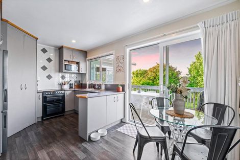 Photo of property in 56 Colwill Road, Massey, Auckland, 0614