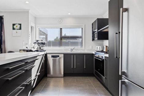 Photo of property in 25 Chestnut Close, Kelvin Grove, Palmerston North, 4414