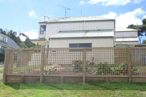 Photo of property in 2/17 Fernlea Rise, Bayview, Auckland, 0629