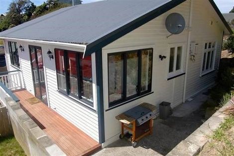 Photo of property in 94 Eden Street, Island Bay, Wellington, 6023
