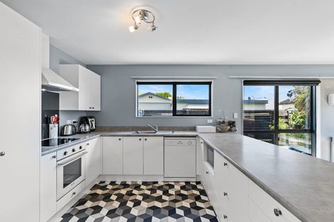 Photo of property in 64 Cuffs Road, Wainoni, Christchurch, 8061