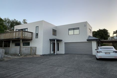 Photo of property in 20a Belleaire Court, West Harbour, Auckland, 0618