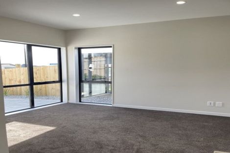 Photo of property in 21 Morus Road, Massey, Auckland, 0614