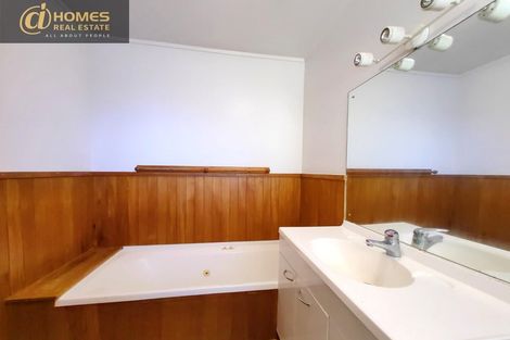 Photo of property in 40 Eyre Street, Henderson, Auckland, 0612