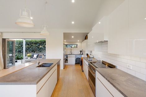 Photo of property in 3 Le Quesnoy Place, Cambridge, 3434