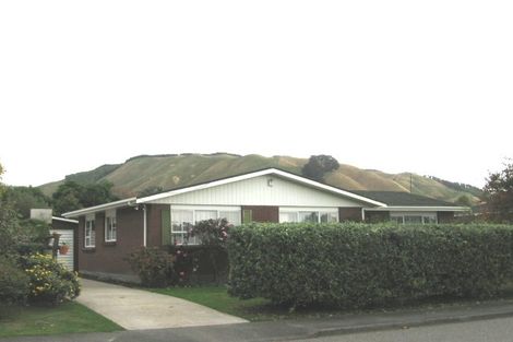 Photo of property in 3 He Awa Crescent, Waikanae, 5036