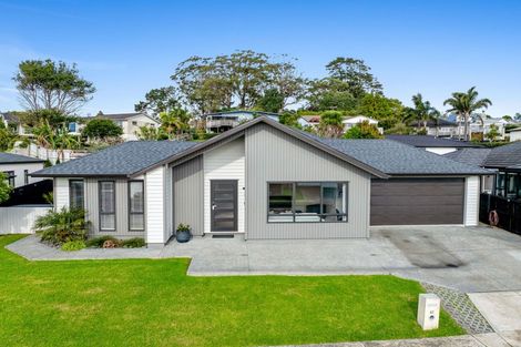 Photo of property in 61 Symes Drive, Red Beach, 0932