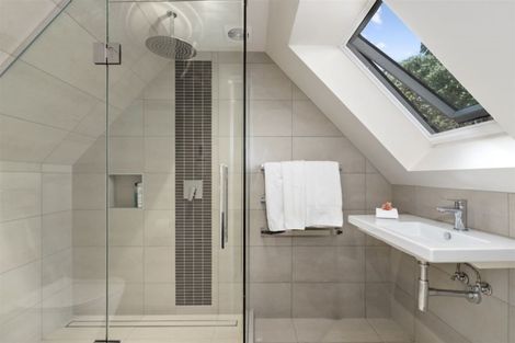 Photo of property in 1 Grove Road, Devonport, Auckland, 0624