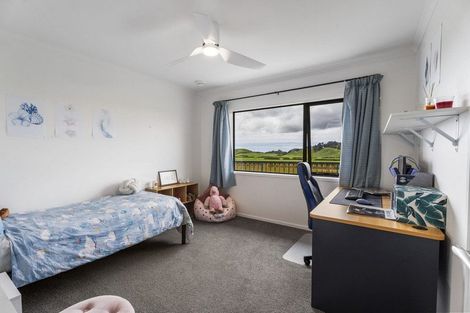 Photo of property in 130 Hurworth Road, Hurworth, New Plymouth, 4371