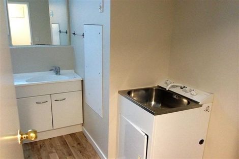 Photo of property in 55 Gatman Street, Birkdale, Auckland, 0626