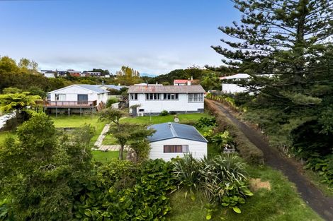 Photo of property in 13 Wiremu Place, Blagdon, New Plymouth, 4310