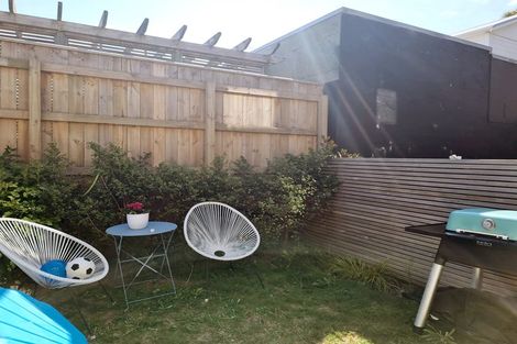 Photo of property in 20u9 Trent Street, Island Bay, Wellington, 6023