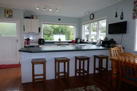 Photo of property in 82 Severn Street, Island Bay, Wellington, 6023