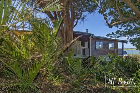 Photo of property in 36 Kilbraugh Street, Whakapirau, Maungaturoto, 0583