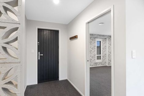 Photo of property in 9 Rehua Place, Waiwhakaiho, New Plymouth, 4312