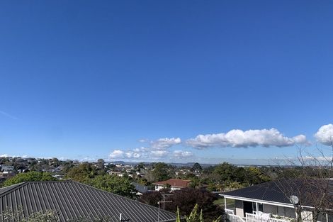 Photo of property in 2/34 Elizabeth Drive, West Harbour, Auckland, 0618