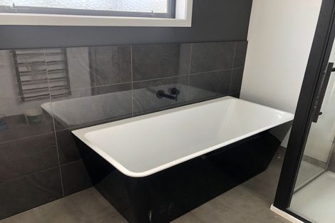 Photo of property in 23 Welland Place, Island Bay, Wellington, 6023