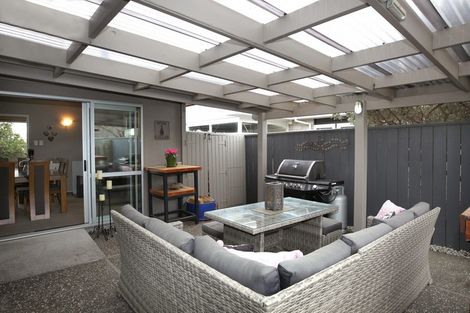 Photo of property in 92 Napier Road, Havelock North, 4130