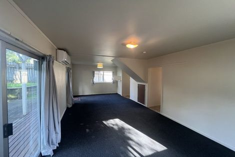 Photo of property in 99 Kemp Road, Massey, Auckland, 0614