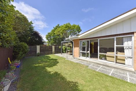 Photo of property in 33 Montclare Avenue, Avonhead, Christchurch, 8042